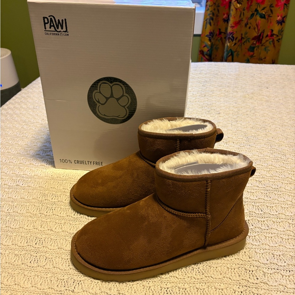 PAWJ Men's Brown Boots - vegan